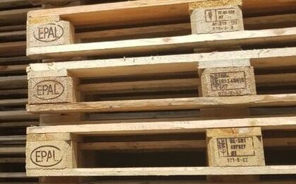 Paletas de madera de diferentes variedades